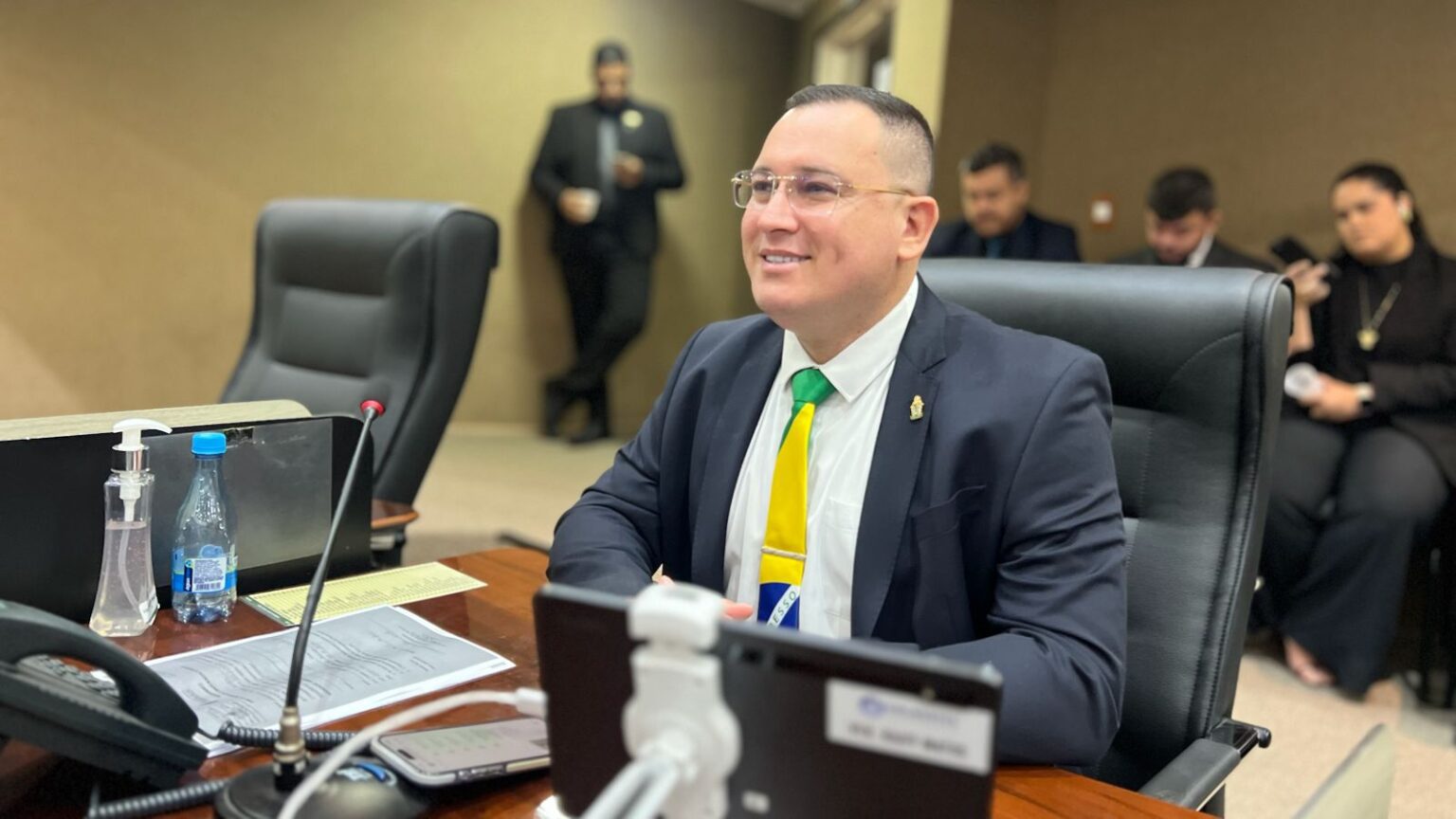 Raiff-Matos-Lei-obriga-aviso-em-locais-que-vende-produtos-eroticos-1536x864 Notícias