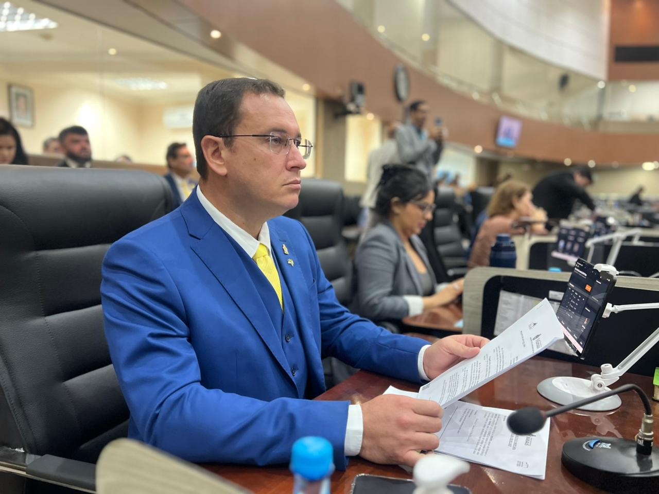 Raiff-Matos-vota-contra-mudanca-na-Previdencia Home